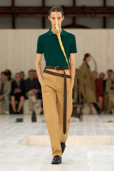 Look 27
